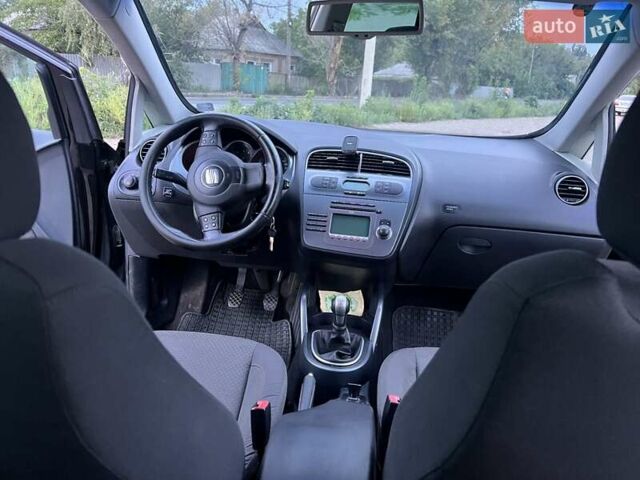 Черный Сеат Altea XL, объемом двигателя 1.6 л и пробегом 258 тыс. км за 5500 $, фото 6 на Automoto.ua