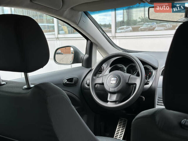 Чорний Сеат Altea XL, об'ємом двигуна 1.6 л та пробігом 293 тис. км за 5290 $, фото 44 на Automoto.ua