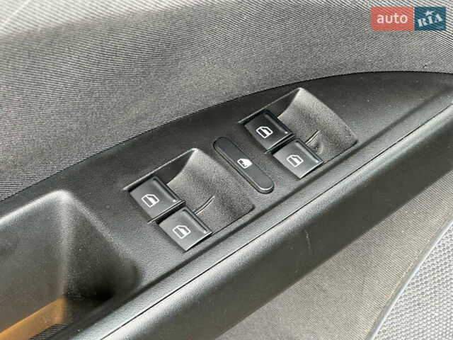 Чорний Сеат Altea XL, об'ємом двигуна 1.6 л та пробігом 293 тис. км за 4690 $, фото 27 на Automoto.ua
