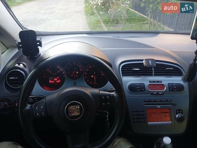 Чорний Сеат Altea XL, об'ємом двигуна 2 л та пробігом 262 тис. км за 5800 $, фото 8 на Automoto.ua