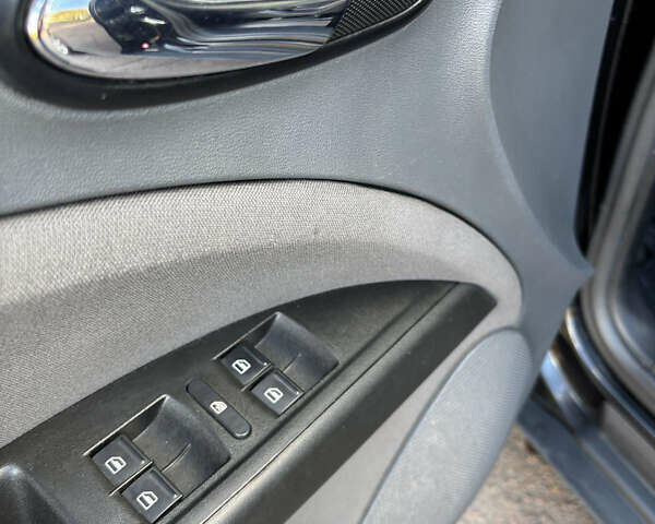 Черный Сеат Altea XL, объемом двигателя 1.9 л и пробегом 191 тыс. км за 6900 $, фото 17 на Automoto.ua