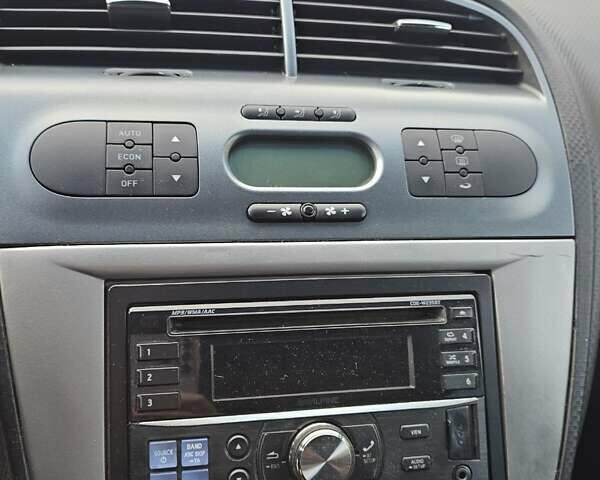 Чорний Сеат Altea XL, об'ємом двигуна 1.97 л та пробігом 200 тис. км за 2800 $, фото 8 на Automoto.ua