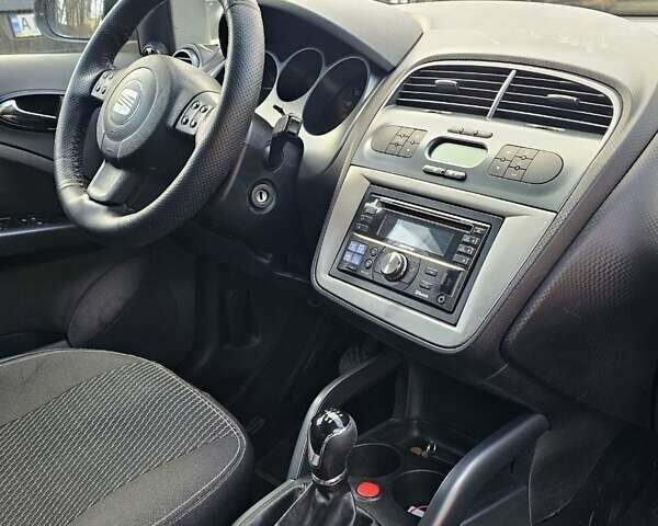 Чорний Сеат Altea XL, об'ємом двигуна 1.97 л та пробігом 200 тис. км за 2800 $, фото 3 на Automoto.ua