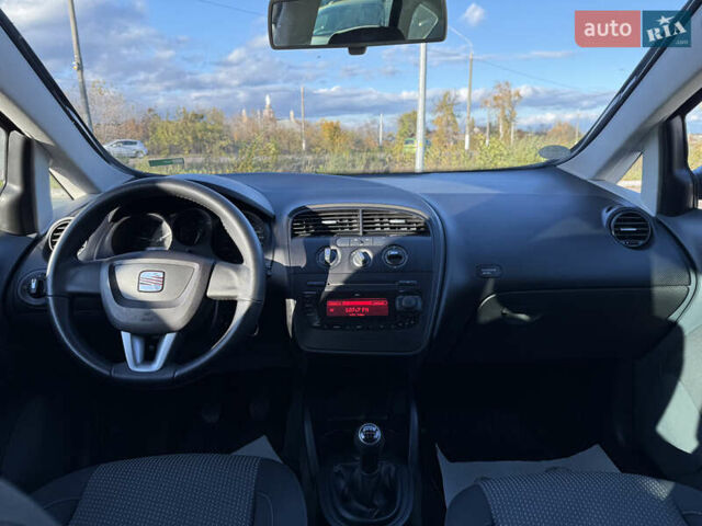 Сеат Altea XL 2009 в Житомире на Automoto.ua Черный Сеат Altea XL, объемом двигателя 1.39 л и пробегом 222 тыс. км за 5900 $, фото 12 на Automoto.ua