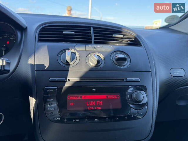 Сеат Altea XL 2009 в Житомире на Automoto.ua Черный Сеат Altea XL, объемом двигателя 1.39 л и пробегом 222 тыс. км за 5900 $, фото 16 на Automoto.ua