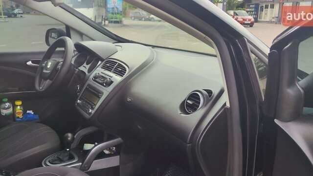 Черный Сеат Altea XL, объемом двигателя 1.6 л и пробегом 228 тыс. км за 8090 $, фото 19 на Automoto.ua