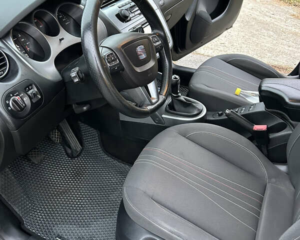 Черный Сеат Altea XL, объемом двигателя 2 л и пробегом 286 тыс. км за 7900 $, фото 12 на Automoto.ua