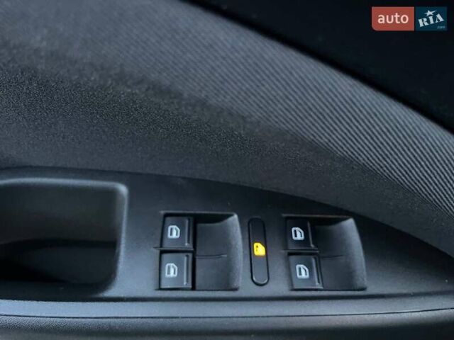 Черный Сеат Altea XL, объемом двигателя 2 л и пробегом 232 тыс. км за 8850 $, фото 15 на Automoto.ua