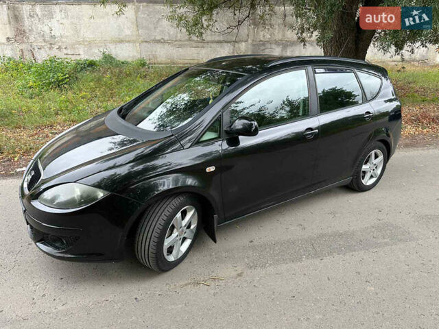 Черный Сеат Altea XL, объемом двигателя 1.6 л и пробегом 300 тыс. км за 6600 $, фото 1 на Automoto.ua