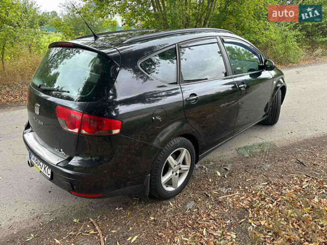 Черный Сеат Altea XL, объемом двигателя 1.6 л и пробегом 300 тыс. км за 6600 $, фото 7 на Automoto.ua
