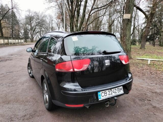 Черный Сеат Altea XL, объемом двигателя 1.6 л и пробегом 300 тыс. км за 9900 $, фото 5 на Automoto.ua