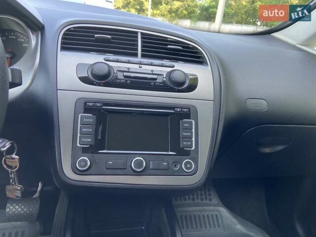 Черный Сеат Altea XL, объемом двигателя 1.6 л и пробегом 294 тыс. км за 10500 $, фото 7 на Automoto.ua