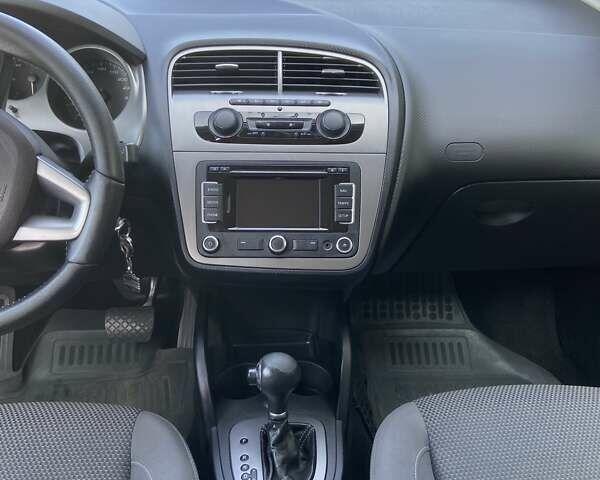 Черный Сеат Altea XL, объемом двигателя 1.6 л и пробегом 294 тыс. км за 10500 $, фото 17 на Automoto.ua