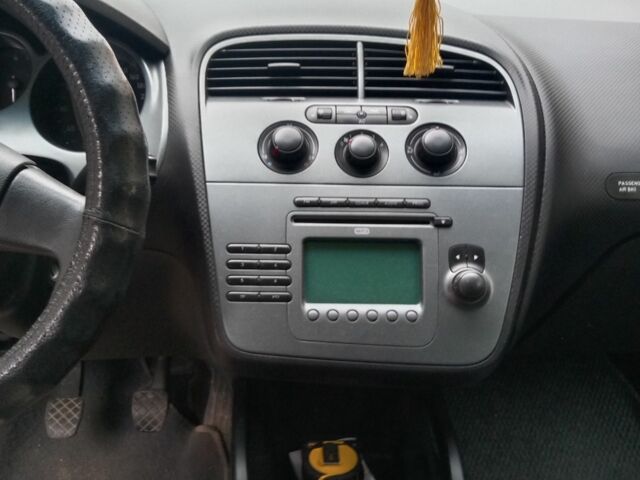 Черный Сеат Altea XL, объемом двигателя 1.9 л и пробегом 330 тыс. км за 4400 $, фото 5 на Automoto.ua