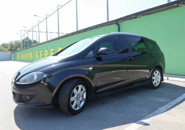 Чорний Сеат Altea XL, об'ємом двигуна 2 л та пробігом 152 тис. км за 6000 $, фото 1 на Automoto.ua