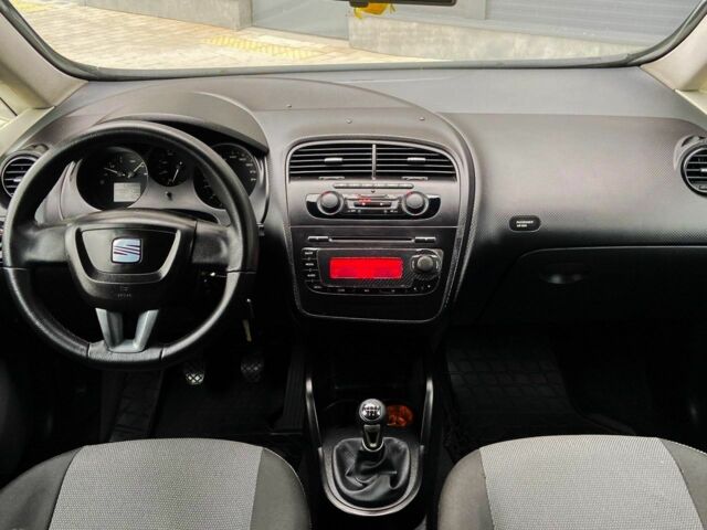 Черный Сеат Altea XL, объемом двигателя 1.6 л и пробегом 184 тыс. км за 6100 $, фото 7 на Automoto.ua