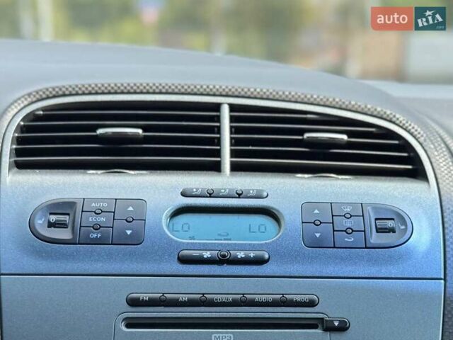 Сеат Altea XL 2007 в Кривом Роге на Automoto.ua Красный Сеат Altea XL, объемом двигателя 1.8 л и пробегом 195 тыс. км за 5900 $, фото 30 на Automoto.ua