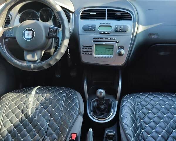 Красный Сеат Altea XL, объемом двигателя 1.9 л и пробегом 340 тыс. км за 6800 $, фото 1 на Automoto.ua