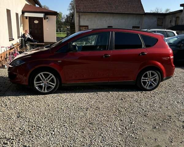 Красный Сеат Altea XL, объемом двигателя 1.6 л и пробегом 245 тыс. км за 5800 $, фото 4 на Automoto.ua