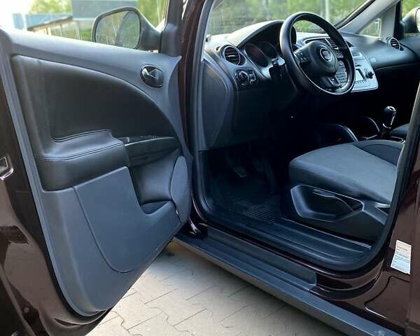 Красный Сеат Altea XL, объемом двигателя 2 л и пробегом 287 тыс. км за 5300 $, фото 15 на Automoto.ua