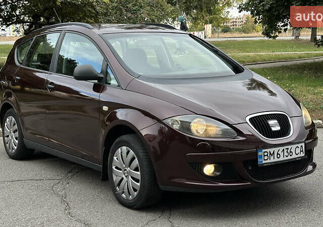 Красный Сеат Altea XL, объемом двигателя 1.6 л и пробегом 142 тыс. км за 4777 $, фото 4 на Automoto.ua