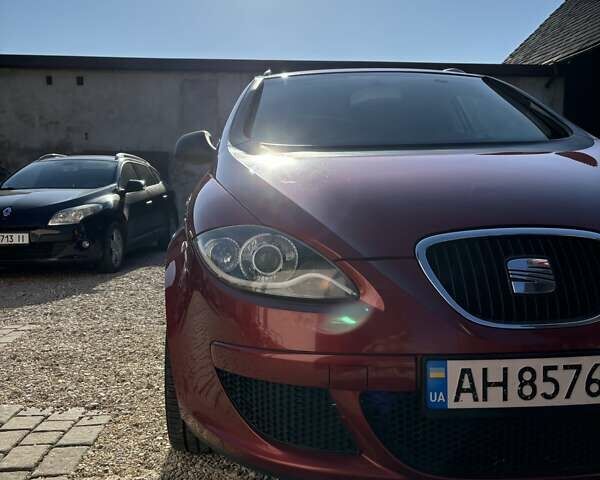 Красный Сеат Altea XL, объемом двигателя 1.6 л и пробегом 245 тыс. км за 5800 $, фото 3 на Automoto.ua