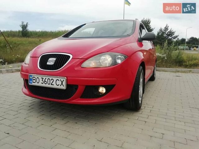 Красный Сеат Altea XL, объемом двигателя 1.6 л и пробегом 322 тыс. км за 5299 $, фото 4 на Automoto.ua