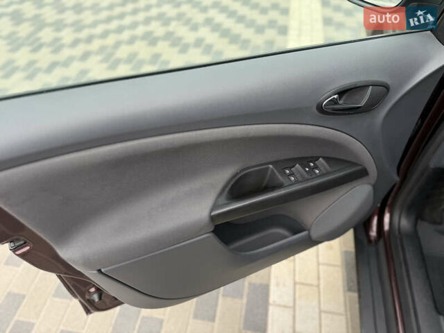 Червоний Сеат Altea XL, об'ємом двигуна 1.98 л та пробігом 280 тис. км за 6900 $, фото 4 на Automoto.ua