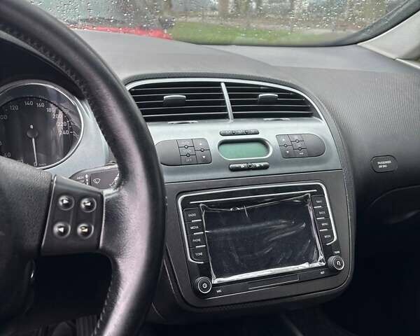 Красный Сеат Altea XL, объемом двигателя 1.98 л и пробегом 199 тыс. км за 6999 $, фото 2 на Automoto.ua