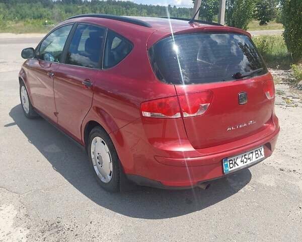 Красный Сеат Altea XL, объемом двигателя 1.6 л и пробегом 272 тыс. км за 4900 $, фото 2 на Automoto.ua
