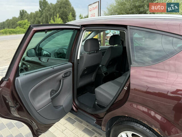 Червоний Сеат Altea XL, об'ємом двигуна 1.98 л та пробігом 280 тис. км за 6900 $, фото 7 на Automoto.ua