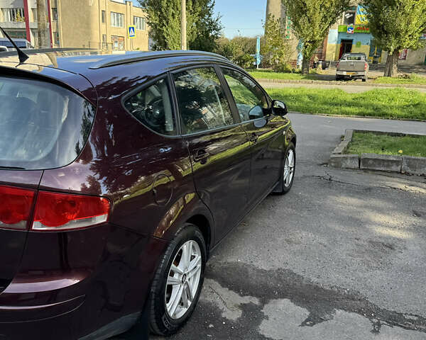 Сеат Altea XL 2008 у Хмельницькому на Automoto.ua Червоний Сеат Altea XL, об'ємом двигуна 1.6 л та пробігом 290 тис. км за 6200 $, фото 4 на Automoto.ua