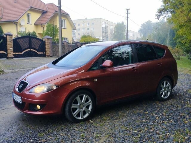 Красный Сеат Altea XL, объемом двигателя 1.4 л и пробегом 275 тыс. км за 5500 $, фото 2 на Automoto.ua