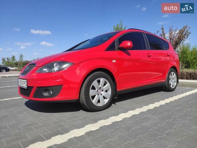 Красный Сеат Altea XL, объемом двигателя 1.6 л и пробегом 142 тыс. км за 10200 $, фото 4 на Automoto.ua