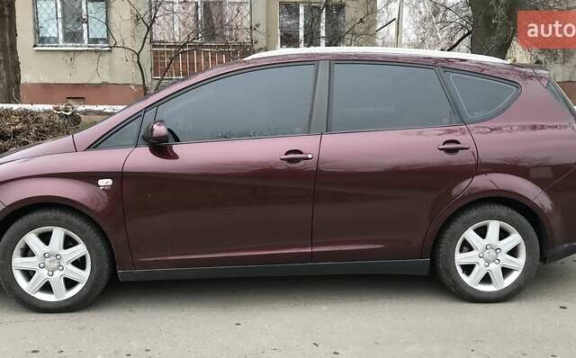 Красный Сеат Altea XL, объемом двигателя 2 л и пробегом 126 тыс. км за 6900 $, фото 1 на Automoto.ua