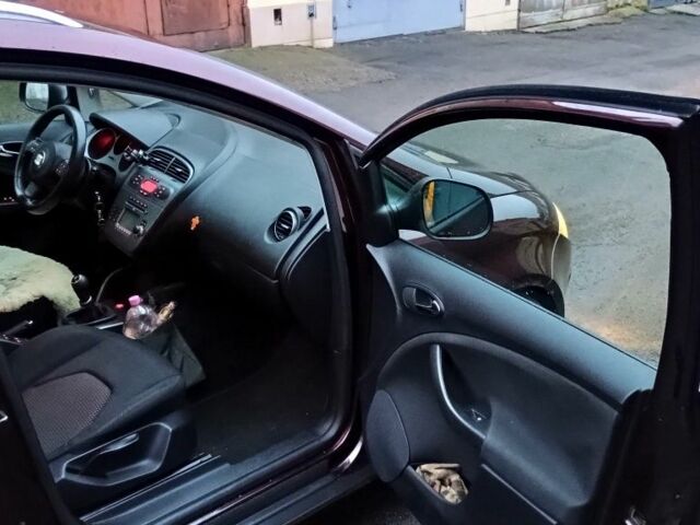 Красный Сеат Altea XL, объемом двигателя 2 л и пробегом 360 тыс. км за 5500 $, фото 8 на Automoto.ua