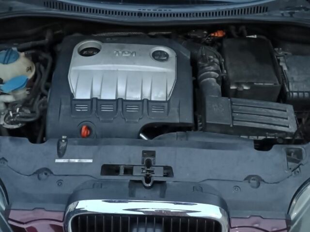 Красный Сеат Altea XL, объемом двигателя 2 л и пробегом 360 тыс. км за 5500 $, фото 12 на Automoto.ua