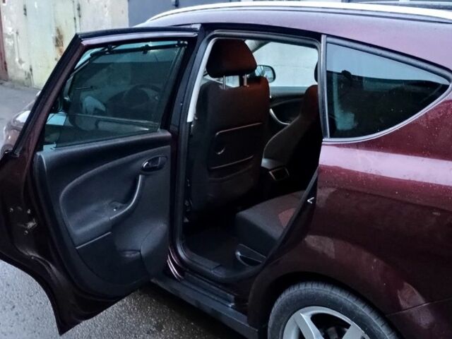 Красный Сеат Altea XL, объемом двигателя 2 л и пробегом 360 тыс. км за 5500 $, фото 11 на Automoto.ua