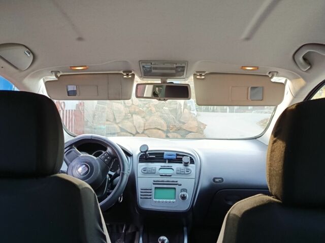 Красный Сеат Altea XL, объемом двигателя 1.4 л и пробегом 243 тыс. км за 4400 $, фото 4 на Automoto.ua