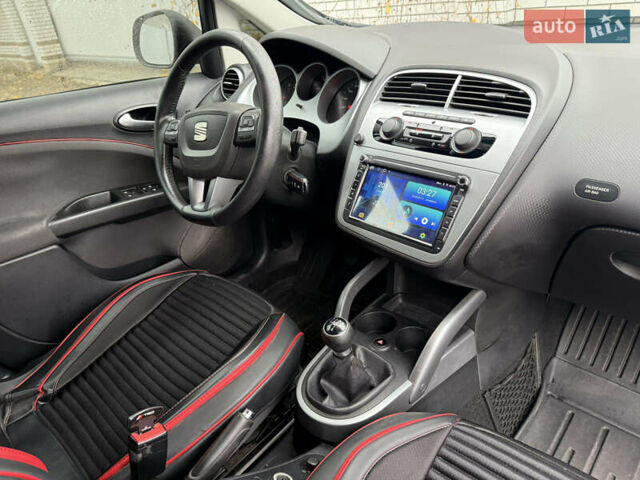 Сеат Altea XL, объемом двигателя 1.6 л и пробегом 250 тыс. км за 7000 $, фото 6 на Automoto.ua