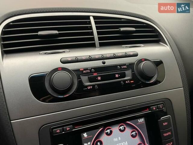 Сеат Altea XL, объемом двигателя 1.6 л и пробегом 212 тыс. км за 9799 $, фото 14 на Automoto.ua