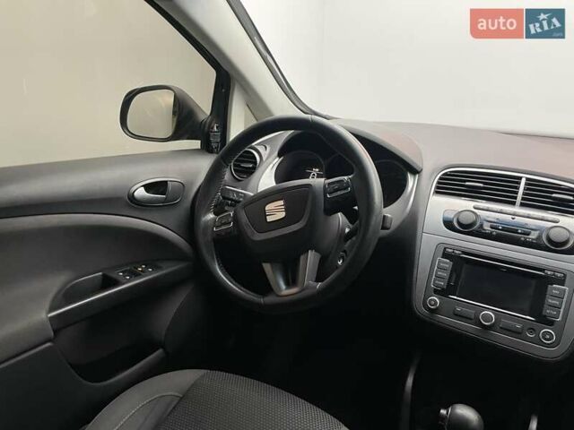 Сеат Altea XL, объемом двигателя 1.6 л и пробегом 212 тыс. км за 9799 $, фото 10 на Automoto.ua