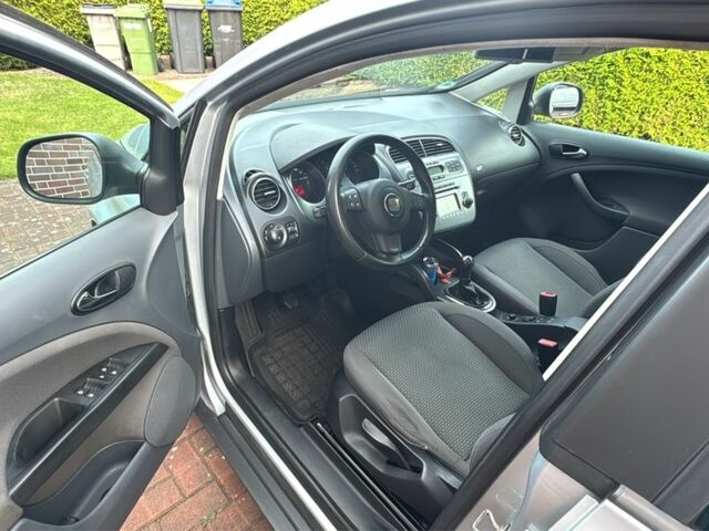 Серый Сеат Altea XL, объемом двигателя 2 л и пробегом 265 тыс. км за 2950 $, фото 5 на Automoto.ua