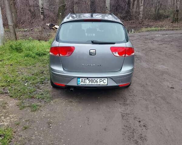 Сірий Сеат Altea XL, об'ємом двигуна 1.6 л та пробігом 215 тис. км за 6000 $, фото 2 на Automoto.ua