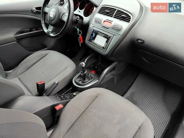Сірий Сеат Altea XL, об'ємом двигуна 1.4 л та пробігом 249 тис. км за 5990 $, фото 46 на Automoto.ua