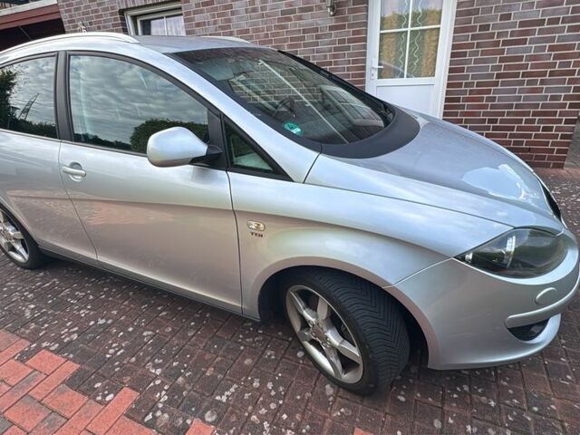 Серый Сеат Altea XL, объемом двигателя 2 л и пробегом 265 тыс. км за 2950 $, фото 3 на Automoto.ua