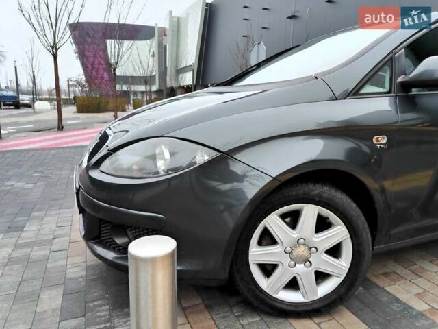 Сірий Сеат Altea XL, об'ємом двигуна 1.4 л та пробігом 249 тис. км за 5990 $, фото 3 на Automoto.ua