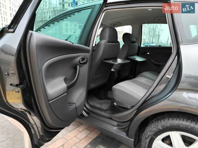 Сірий Сеат Altea XL, об'ємом двигуна 1.4 л та пробігом 249 тис. км за 5990 $, фото 40 на Automoto.ua