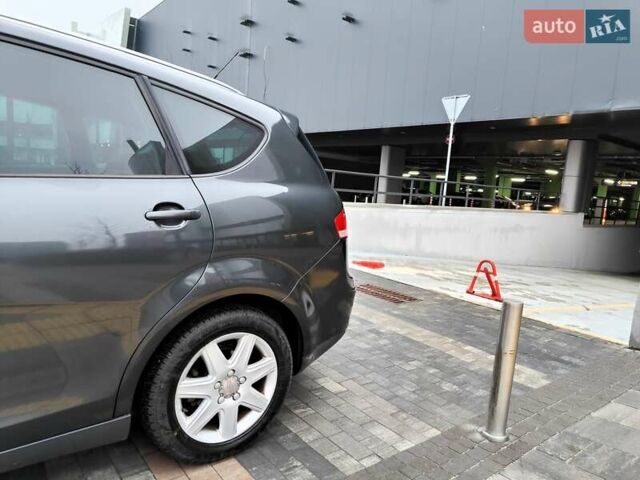 Сірий Сеат Altea XL, об'ємом двигуна 1.4 л та пробігом 249 тис. км за 5990 $, фото 6 на Automoto.ua