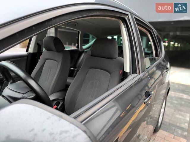 Сірий Сеат Altea XL, об'ємом двигуна 1.4 л та пробігом 249 тис. км за 5990 $, фото 4 на Automoto.ua